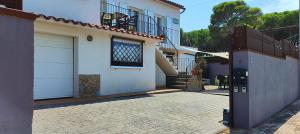 Villa Amaraya House with pool, chill-out and garden