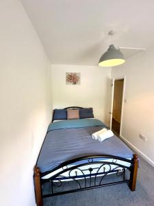 Spacious 2-Bed Home with Garden