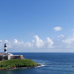 Vista mar e Farol da Barra