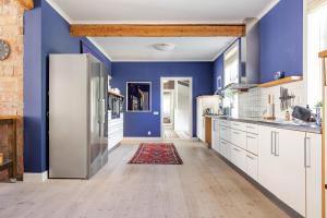 Elegant 8BR Mansion Retreat