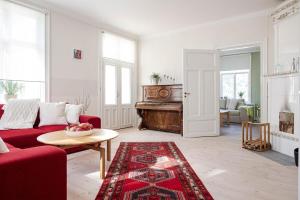 Elegant 8BR Mansion Retreat