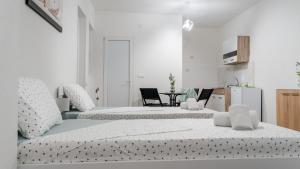 LaDor Apartments