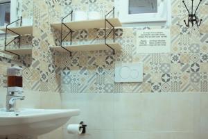 Independent C with Bathroom and Break Corner