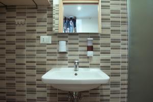 Independent C with Bathroom and Break Corner