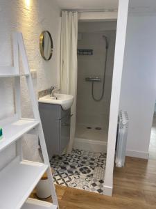 Appartement rénové plein centre