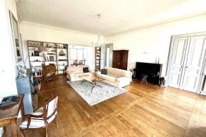 Maisons de vacances 280m2 house with Wifi and terrace : photos des chambres
