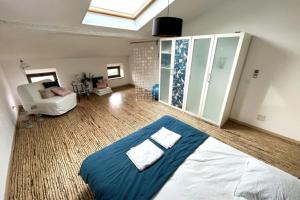 Maisons de vacances 280m2 house with Wifi and terrace : photos des chambres
