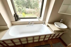 Maisons de vacances 280m2 house with Wifi and terrace : photos des chambres