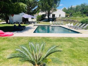 Pays Aix-en-Provence, maison avec piscine Fuveau