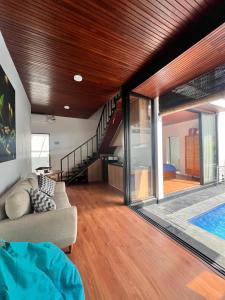 Oemah Ozzy Villa 2 Bedroom With Privat Pool