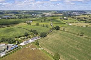 Cysgod Y Ffordd - a gorgeous new barn conversion sleeping 4 guests with disabled facilities