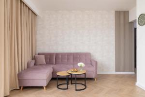 Pastel Apartment with Balcony and Parking by Noclegi Renters