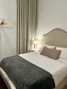 Habitación Plaza Zerolo D - Гостевые дома, Мадрид