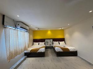 hotel rishi palace ashlfa metro