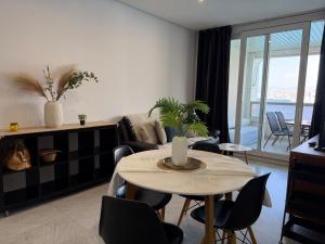 Excellent apartment in front of the sea!