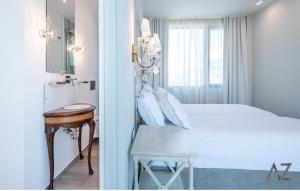 Art Acropolis Apartment Panos