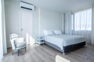 Art Acropolis Apartment Panos