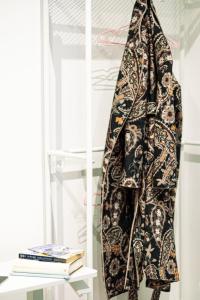 Independent INT-D Room with Bathroom and Break Corner