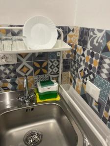 Independent INT-D Room with Bathroom and Break Corner