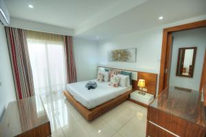 Large 3 bedroom with seafront balcony DDIF1-5