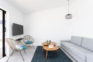 Home2Book Coastal Chic Apt, Huge Private Terrace