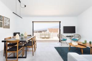 Home2Book Coastal Chic Apt, Huge Private Terrace