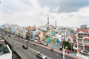 Dancentre Eva Hotel Near Lotte Mart District 8