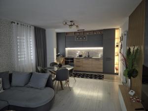 FLH - Coresi Apartment