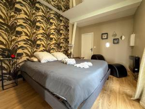 T2 en centre-ville dIlliers-Combray - parking- lit king size - terrasse