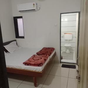 Keshav homstey femeli room