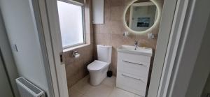 Newly Refurbed 1BD Cottage in Prime Location