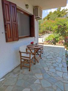 Ioannas sweet & cozy apartment with garden view