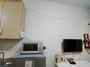 Fully Furnished 1 Bedroom Condo Unit