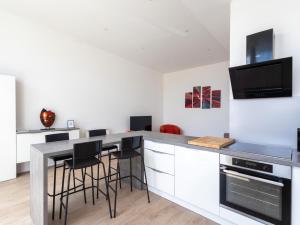 Ty Ker by Madame Est Servie