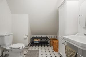 Charming Forest Retreat, 15 Min from Mariefred