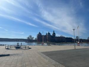 Charming Forest Retreat, 15 Min from Mariefred