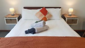 Montagu Meander is a cozy flat for work and play with Wi-Fi and secure parking