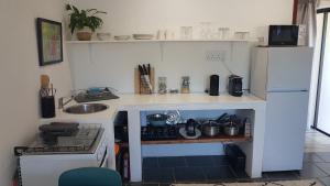 Montagu Meander is a cozy flat for work and play with Wi-Fi and secure parking