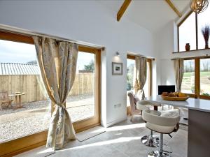 The Stables - Bctstab