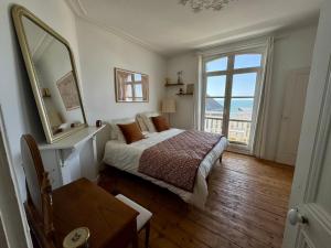 Appartements Appartement Aloyse, vue mer Ault : photos des chambres