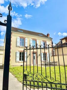 Maison Blanc de blanc - Guest Room in a Family Home