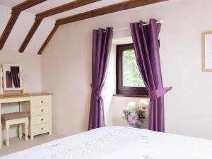 Hay Barn - Dinas Country Club