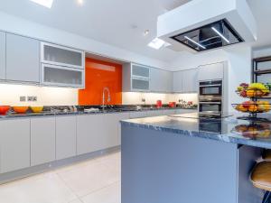 Kestrel Barn-Uk31353