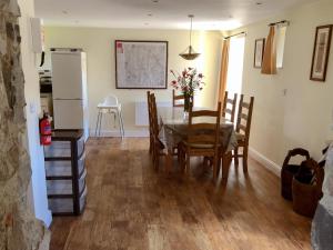 Milkmaids Cottage-Uk31860