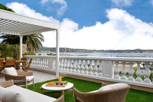 Jonaxel - Sur le port de Bandol