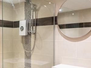 Ty Afon Arch - Uk38515