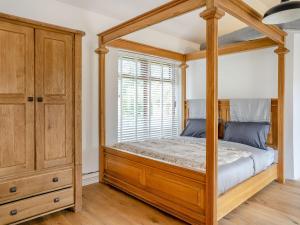 Ty Afon Arch - Uk38515