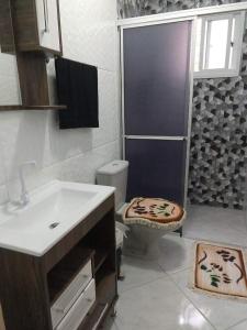 Casa grande a 1 quadra da praia