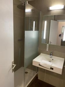 Hotels Hotel Beausoleil : photos des chambres