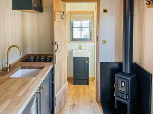 Shepherds Hut - Uk49729